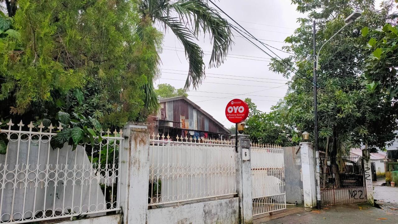 Oyo 90090 Adhyaksa Syariah Hotel