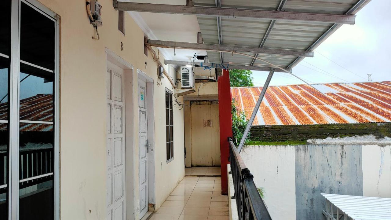 Oyo 90090 Adhyaksa Syariah Makassar